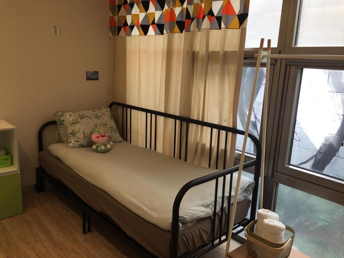 Inside Busan Hostel Ngoại thất bức ảnh