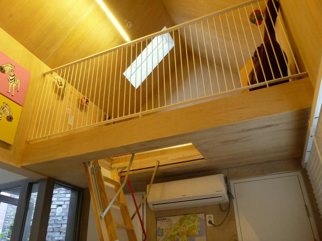 Inside Busan Hostel Ngoại thất bức ảnh