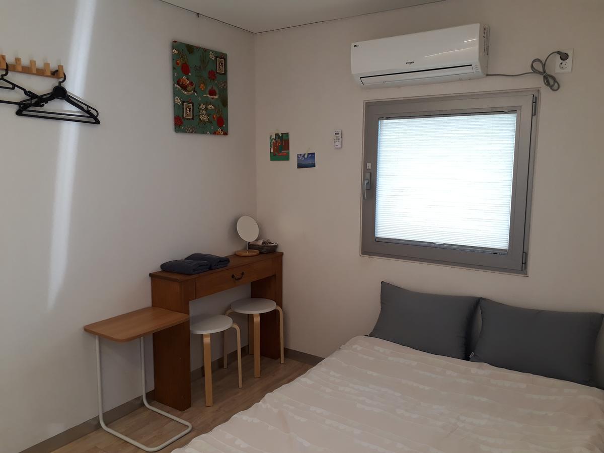 Inside Busan Hostel Ngoại thất bức ảnh
