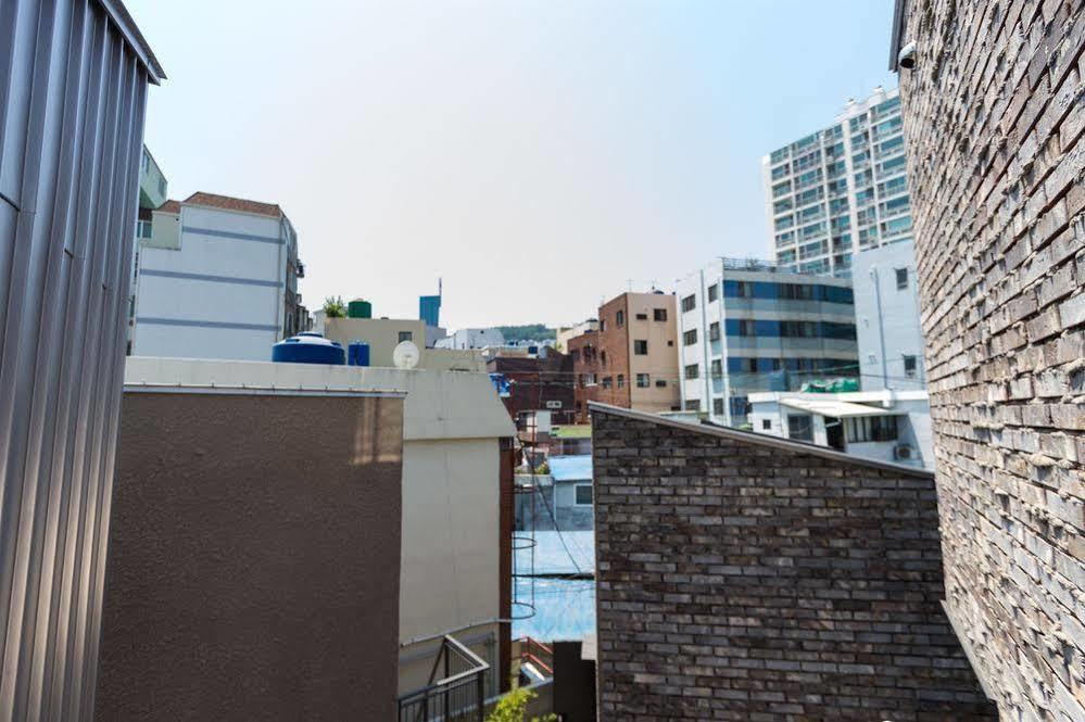 Inside Busan Hostel Ngoại thất bức ảnh