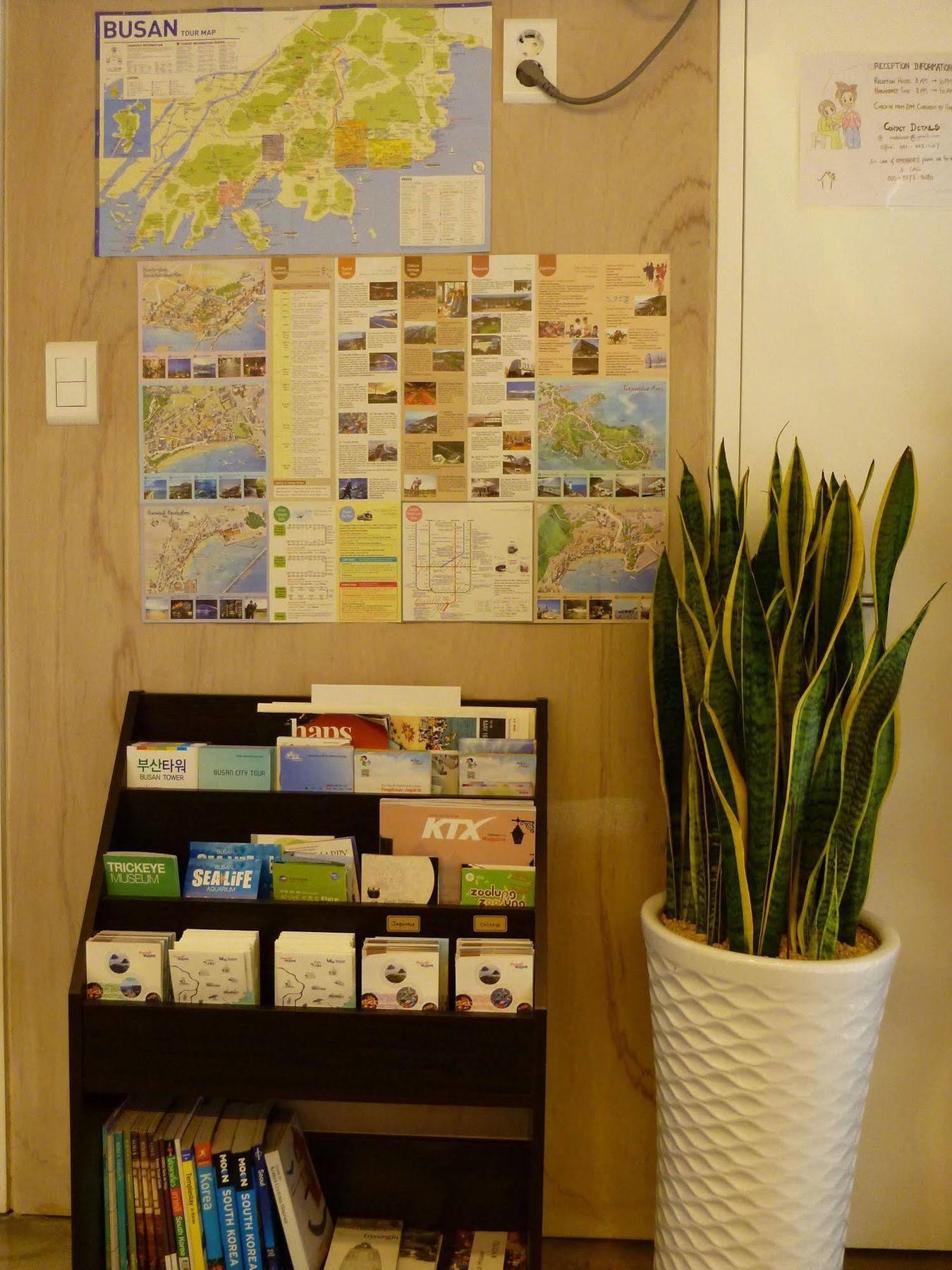 Inside Busan Hostel Ngoại thất bức ảnh