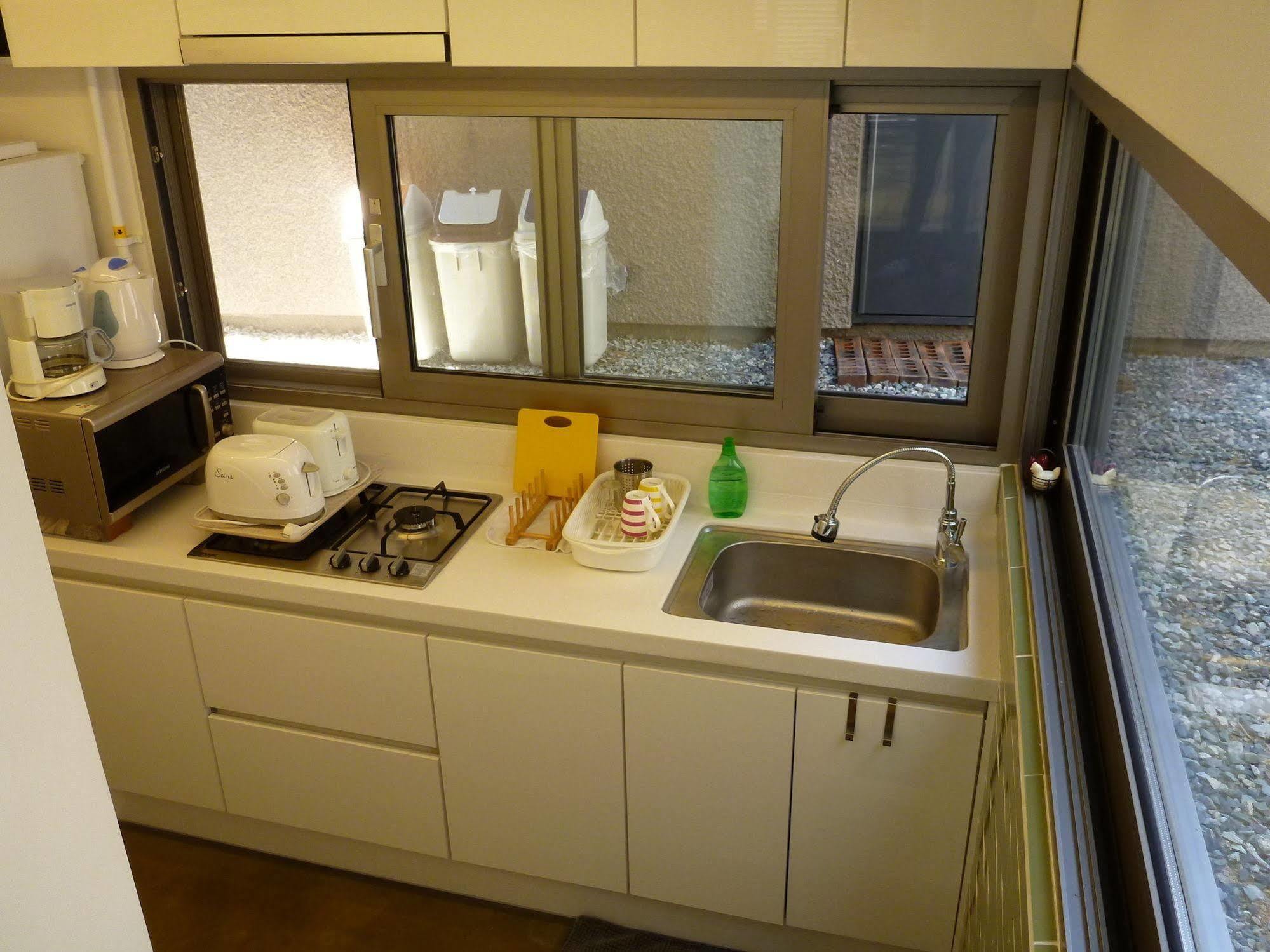 Inside Busan Hostel Ngoại thất bức ảnh