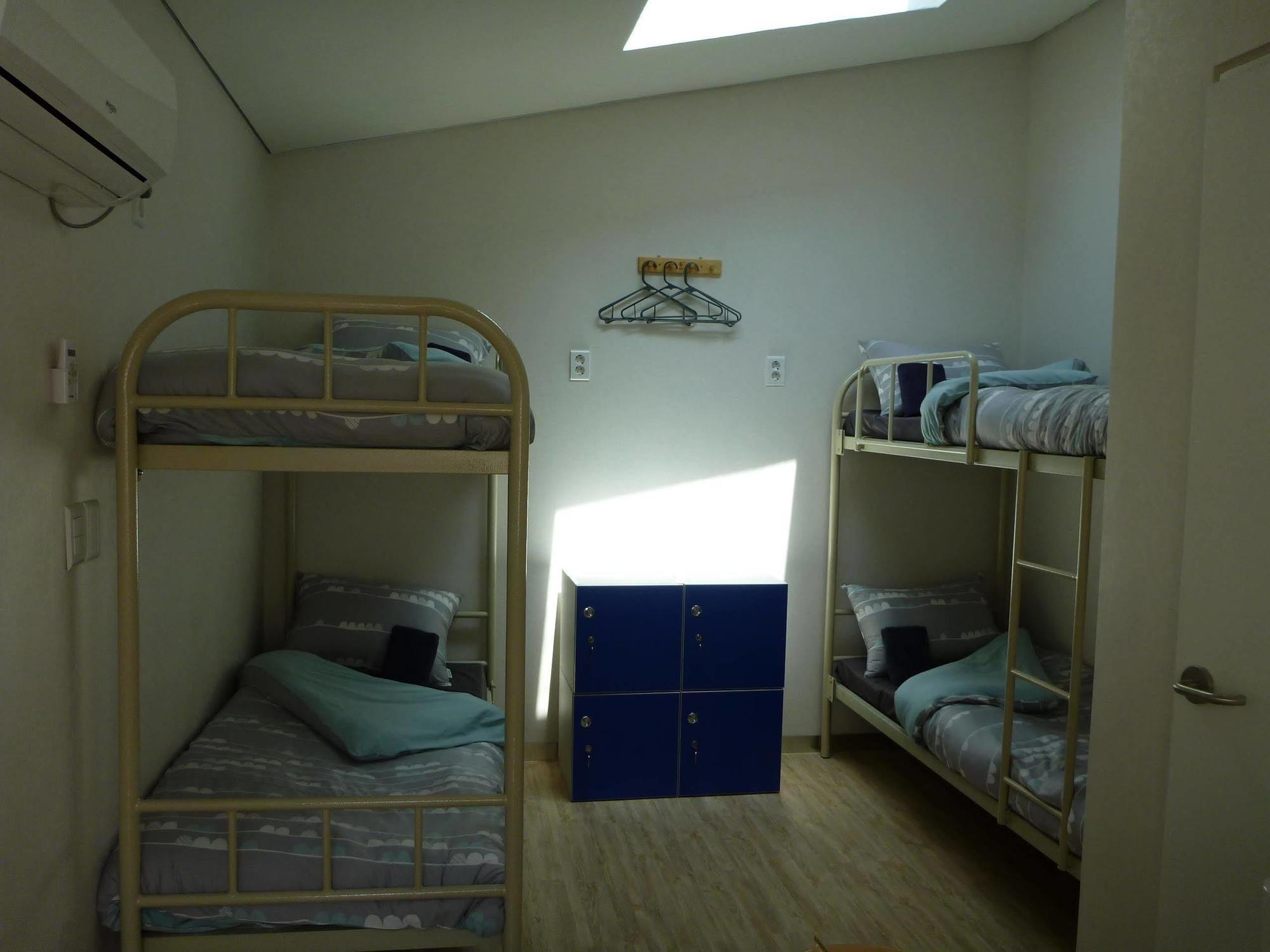 Inside Busan Hostel Ngoại thất bức ảnh