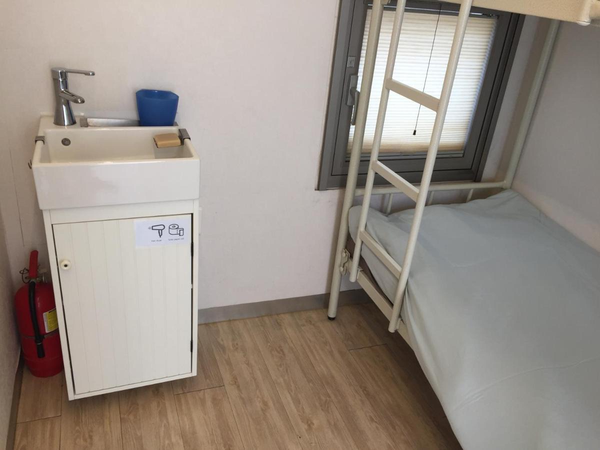 Inside Busan Hostel Ngoại thất bức ảnh
